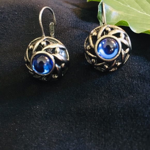 Blue hanging earrings! - Picture 1 of 3